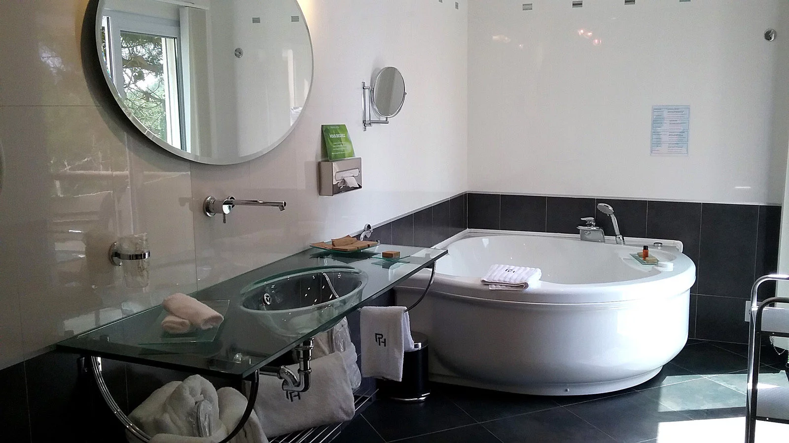 Hôtel de luxe à Porto-Vecchio avec chambre et terrasse vue mer